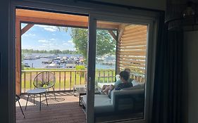 Camping Kleine Belterwijde, Wiede Lodge Met Uitzicht Over Het Water
