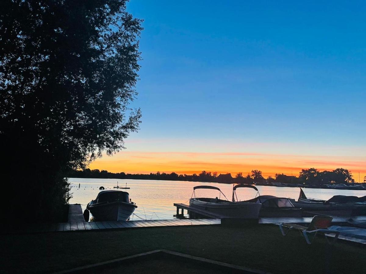 Camping Kleine Belterwijde, Wiede Lodge Met Uitzicht Over Het Water Buitenkant foto